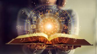 Kova Burcundaki Gezegenler: Toplumsal Değişim ve Yeniliklerin Habercisi