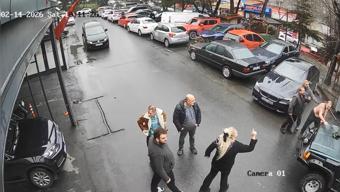 İstanbul, Maslakta akılalmaz olay Eski ortağı dükkanını silahla bastı, eşi korkusuzca siper oldu