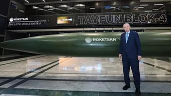 Cumhurbaşkanı Erdoğan, Tayfun Blok-4 füzesine imza attı