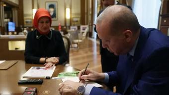 Cumhurbaşkanı Erdoğan, Türk Kızılayına kurban bağışında bulundu