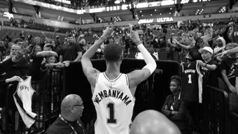 NBAde Timberwolvesu eleyen Spurs, Batı Konferansı finaline yükseldi