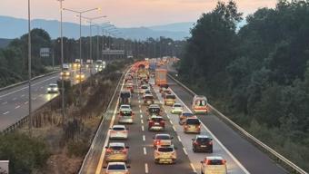 Bayram bitti trafik bitmedi Kilometrelerce kuyruk