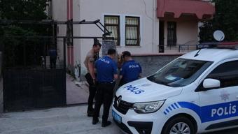 Çocuklarının gözü önünde eşini bıçakladı