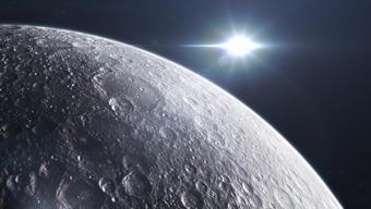 SpaceX roketi Aya çarptı