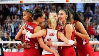 FİLENİN SULTANLARI YARI FİNAL MAÇI NE ZAMAN Türkiye - Sırbistan voleybol maçı saat kaçta, hangi kanalda Avrupa Şampiyonası yarı final eşleşmeleri ve maç takvimi