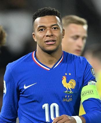 Kylian Mbappe davayı kazandı PSGden dev tazminat kazanacak...
