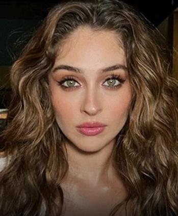 Güller ve Günahların Zeynepi Cemre Baysel ile sevgilisi Cem Bölükbaşından Dubai’de aşk pozları DÜNYANIN EN GÜZEL BAKIŞLARI