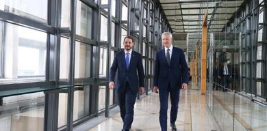 bakan-albayraktan-fransada-onemli-mesajlar-birlikte-hareket-etme-karari-aldik