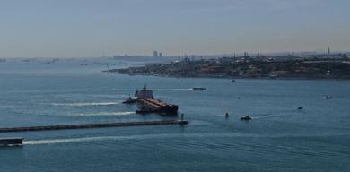 istanbul-bogazi-gemi-trafigine-tekrar-acildi