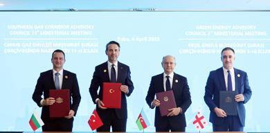 bakude-tarihi-anlasma-turkiye-azerbaycan-gurcistan-ve-bulgaristan-imzalari-atti