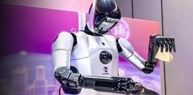 cinden-insansi-robot-boylesi-gorulmedi-tek-beyin-coklu-form