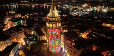 e-ticaret-haftasinda-galata-kulesi-dijital-isiklara-burundu