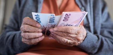 memur-ve-emekli-zammi-netlesiyor-gozler-saat-1000da