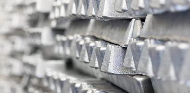 aluminyum-fiyatlari-rekora-yaklasti-kuresel-talep-ve-arz-endiseleri-etkili