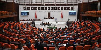 son-dakika-haberi-en-dusuk-emekli-ayligi-meclisten-gecti