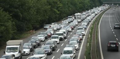 trafige-ocakta-144-bin-arac-katildi-toplam-arac-sayisi-33-milyonu-asti