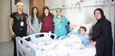 goren-doktorlar-bile-sasti-kaldi-14-yasindaki-kizin-midesinden-3-kilo-sac-cikti