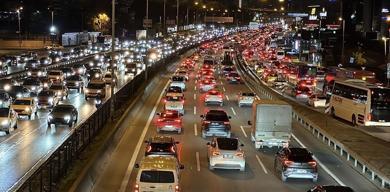 istanbulda-iftar-oncesi-trafik-yogunlugu-yuzde-83e-yukseldi