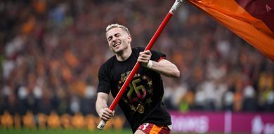 galatasarayin-sampiyonluk-geliri-belli-oldu-kasayi-dolduruyor