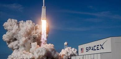 elon-musk-bir-esigi-daha-asti-spacex-hisseleri-servetleri-katladi