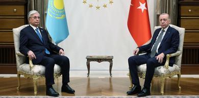 ankarada-turk-dunyasi-diplomasisi-erdogan-tokayevi-21-pare-top-atisiyla-karsiladi
