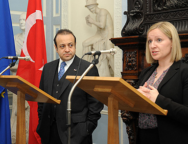 Bağış: Ahmaklıktan vazgeçin