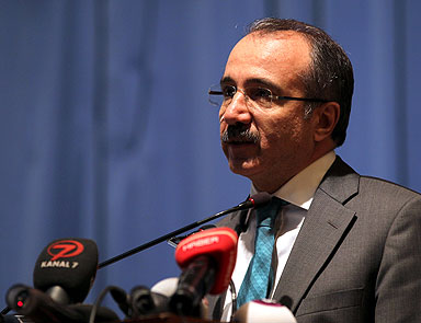 Bakan Dinçerden önlük açıklaması