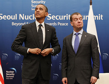 Medvedev ve Obama mikrofon kazası kurbanı