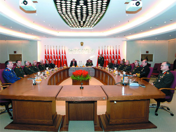 YAŞta terfi edemeyene yargı yolu kapalı