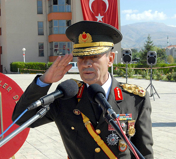 Orgeneral Berkin sessiz vedası