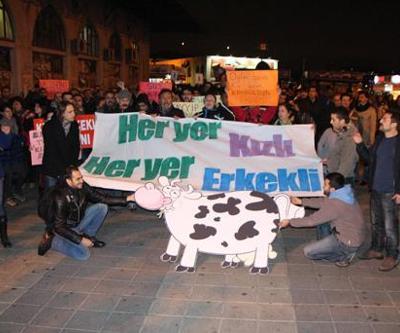 Kadıköyde Kızlı erkekli yürüyüş