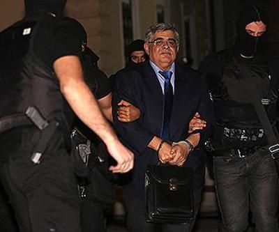 Altın Şafak operasyonlara rağmen oylarını koruyor