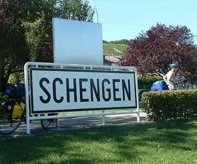 Avusturya Schengeni askıya aldı