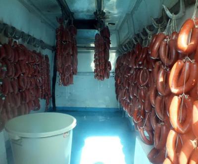 Marmariste 300 kilo bozuk sucuk ele geçirildi