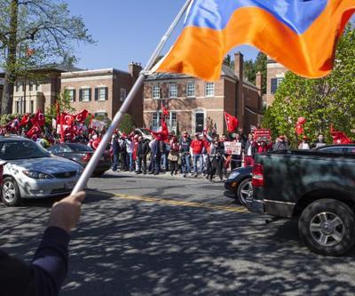 Washingtonda Türk bayrağı gerilimi