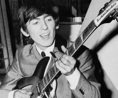 Beatles üyesi Harrisonun gitarı 485 bin dolara satıldı
