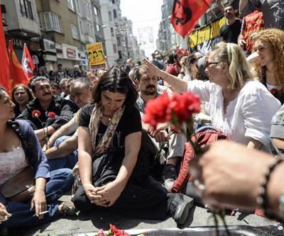 İstiklal Caddesinde Gezi yürüyüşü