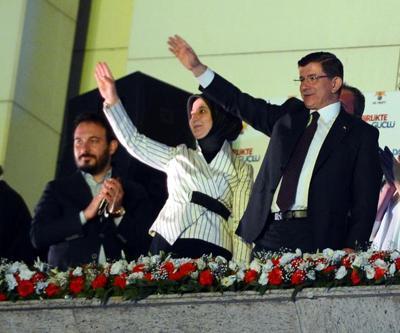 İşte Davutoğlunun balkon konuşması