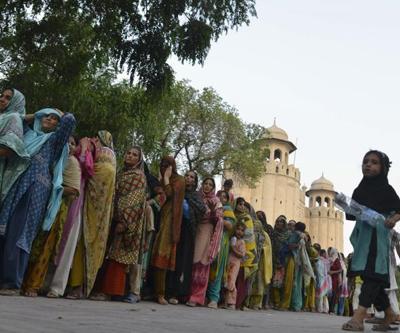 Pakistan’daki aşırı sıcaklarda ölü sayısı 900ü buldu