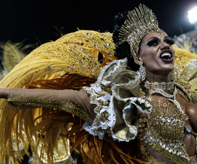 Rio Karnavalı tüm hızıyla sürüyor