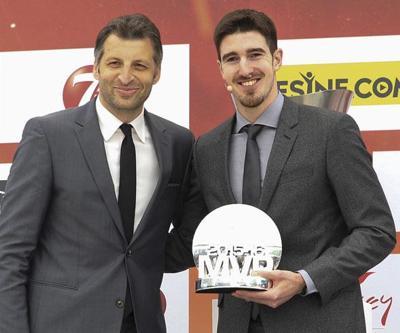 MVP ödülü rekortmen De Coloya
