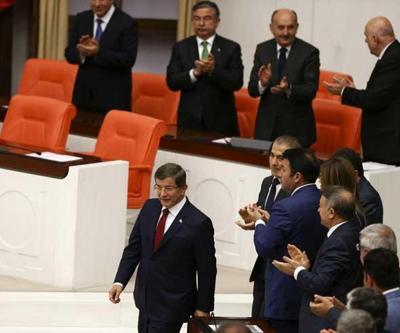 Gecenin sürprizi Davutoğlundan