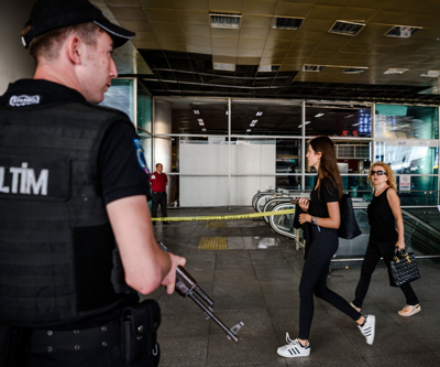Atatürk Havalimanında teröristi vuran polis yaşadıklarını anlattı