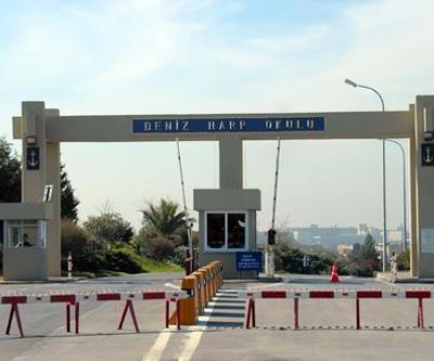 Başarılı öğrencileri eşcinsel deyip okuldan attılar
