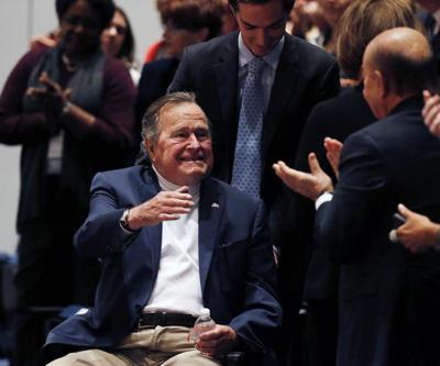 Cumhuriyetçi Baba Bush oyunu Demokrat Hillary Clintona verecek