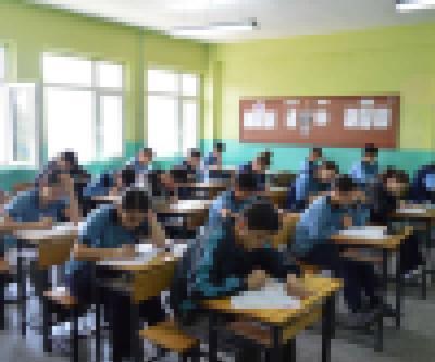 Kız-erkek yan yana oturamaz diyen müdür açığa alındı