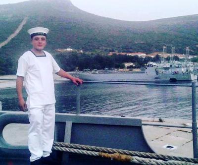 Askeri gemideki yangında yaralanan asker şehit oldu