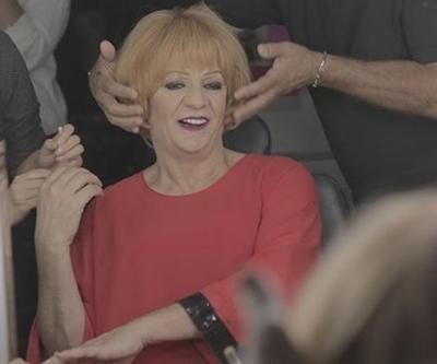 Yeni filmi için kadın kılığına girdi