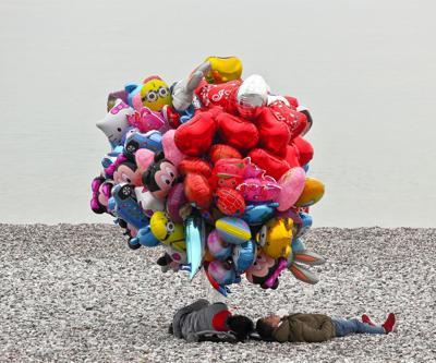 Uçan balon altında şekerleme