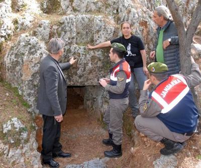 Doğa yürüyüşünde kaya mezarı buldular